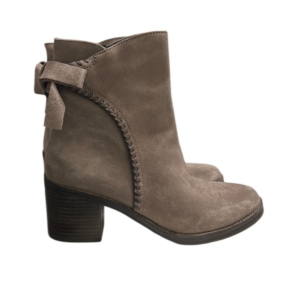 UGG Fraise Whipstitch Booties Size 9.5 - Picture 1 of 11